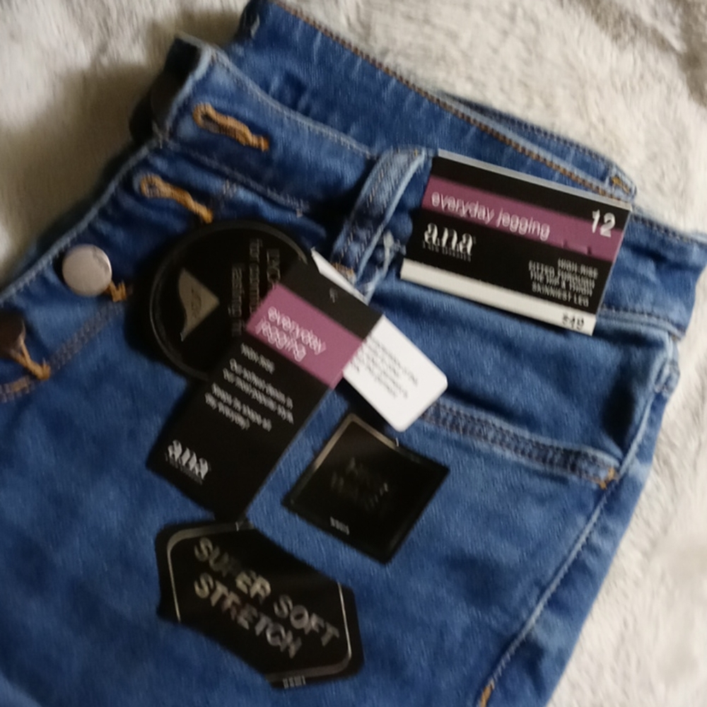 Womens Ana jeans